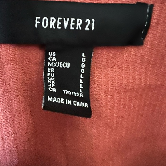 Forever 21 Corduroy Coral Red Crop Shacket Shirt Jacket Front Pockets Raw Hem L - Picture 6 of 7